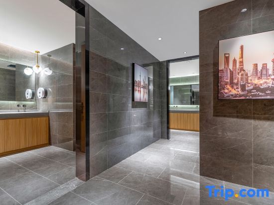 Шанхай: Country lnn & Suites by Radisson,Shanghai Hongkou Football Stadium and Chifeng Road Station