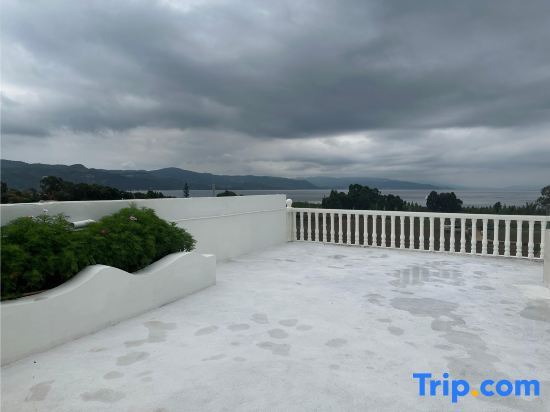 Юйси: Fuxian Lake Mountain Fengyuyue Homestay