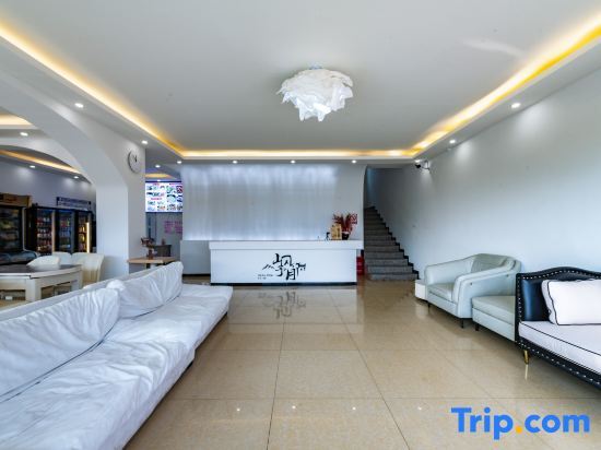 Юйси: Fuxian Lake Mountain Fengyuyue Homestay