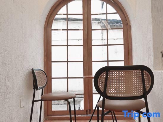 Дали: Yu coffee Studio Homestay