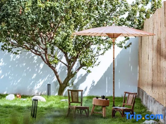 Дали: Dali Qiyeju Mountain Viewing Courtyard (Erhai Caicun Branch)
