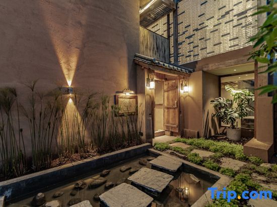 Дали: Yangheguang Yinshe Courtyard (Dali Ancient City)
