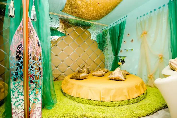 carousel image 0