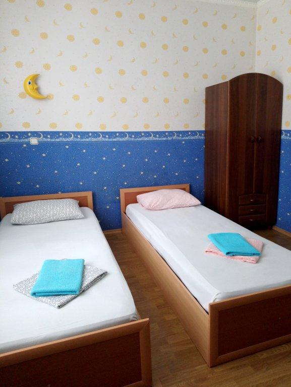 Стерлитамак: Апартаменты Квартирный Вопрос на Суворова 10