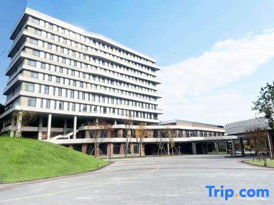 Лишуй: The Max Hotel