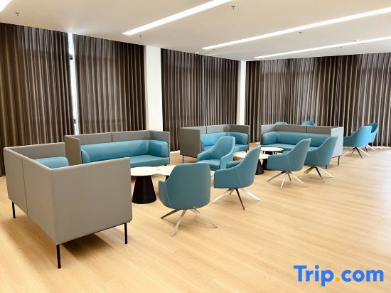 Лишуй: The Max Hotel
