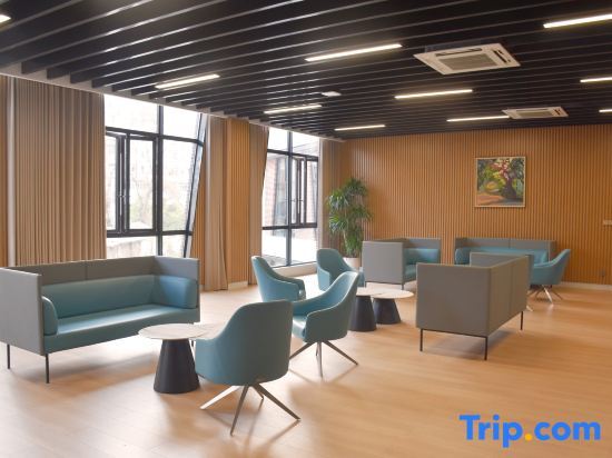 Лишуй: The Max Hotel
