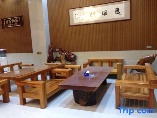 Лунъянь: Mingli  Bosiness Hotel Gotian Town shanghang county