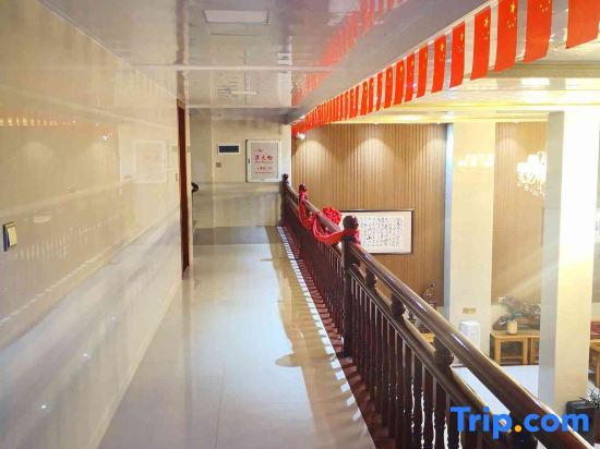 Лунъянь: Mingli  Bosiness Hotel Gotian Town shanghang county