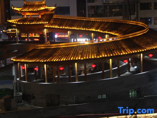 Лунъянь: Jinsha Hotel (Changting Ancient City Wall Store)