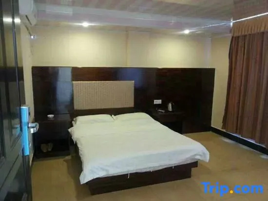 Чжаоцин: Fengkai Guanghui Business Hotel