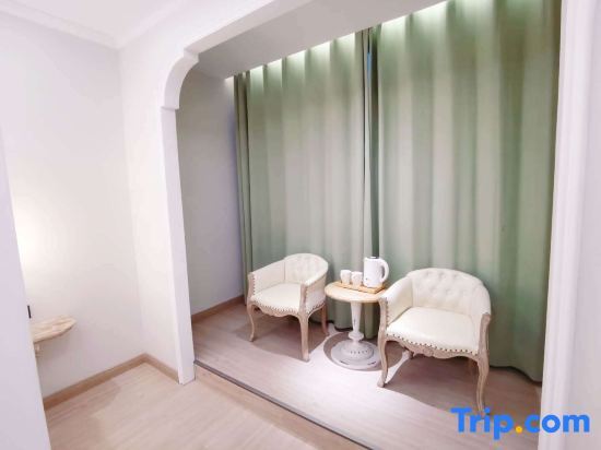 Синьсян: Weihui e-home Express Hotel