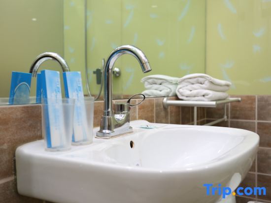 Харбин: Harbin Spruce International Youth Hostel