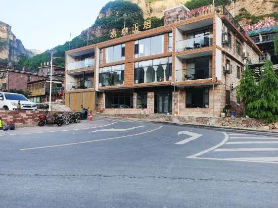 Аньян: Linzhou Waterfront mountain home stay
