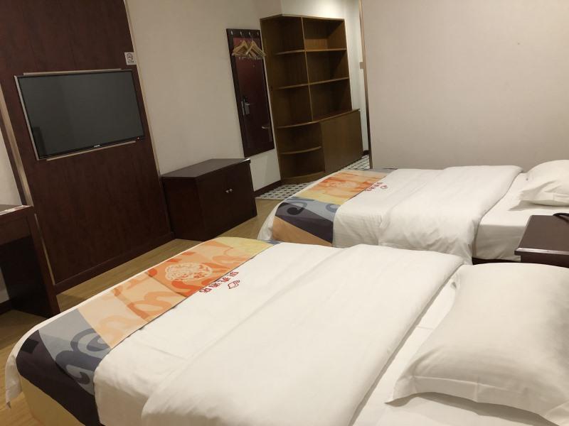 Шанхай: Shell Shanghai Jinshan Zhangyan Town Songjin Highw