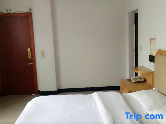 Юнчжоу: Jianghua Jinfulai Business Hotel