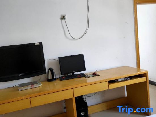 Юнчжоу: Jianghua Jinfulai Business Hotel