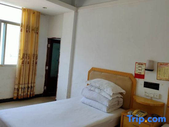 Юнчжоу: Jianghua Jinfulai Business Hotel