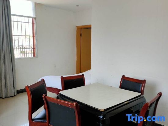 Юнчжоу: Jianghua Jinfulai Business Hotel