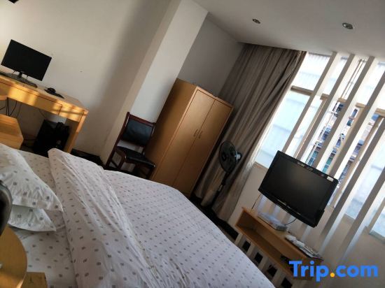 Юнчжоу: Jianghua Jinfulai Business Hotel