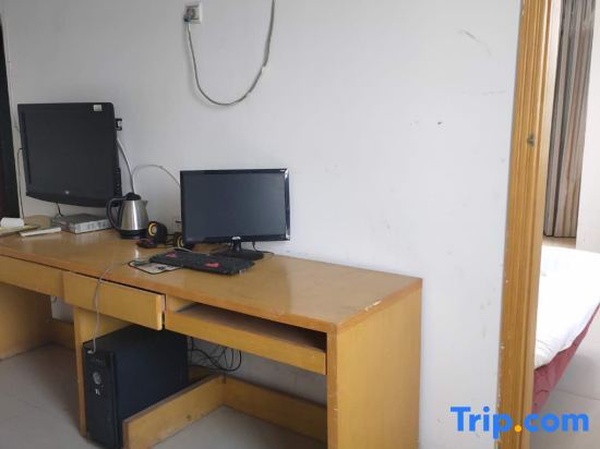 Юнчжоу: Jianghua Jinfulai Business Hotel
