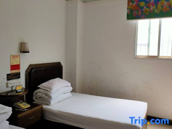 Юнчжоу: Jianghua Jinfulai Business Hotel