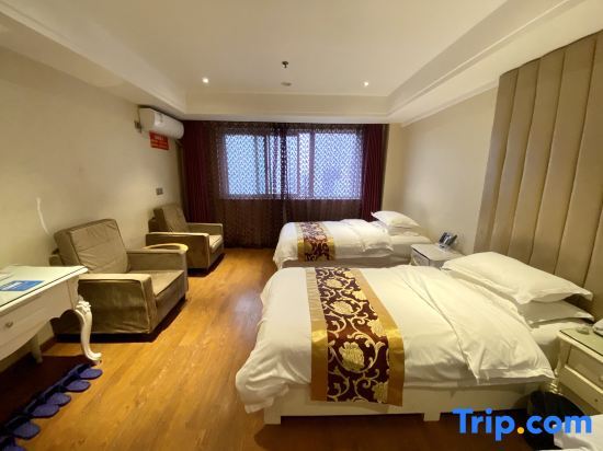 Фуян: Fuyang Shangle Hotel(International Auto Parts City Store)