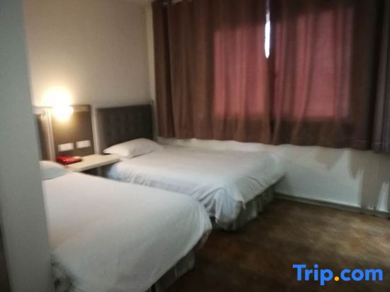 Фуян: Fuyang Shangle Hotel(International Auto Parts City Store)