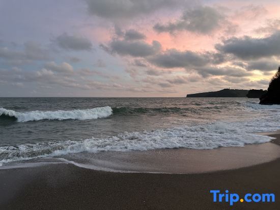 Бэйхай: 21 nautical miles·Bed Island Beach (Weizhou Island Colorful Beach Branch)