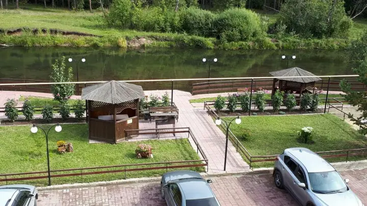 carousel image 0