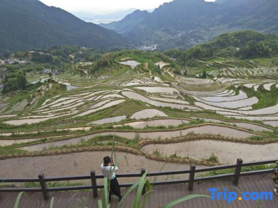 Лишуй: Yunhe Terraces Jiuqu Yunhuan Scenic Area Farmhouse