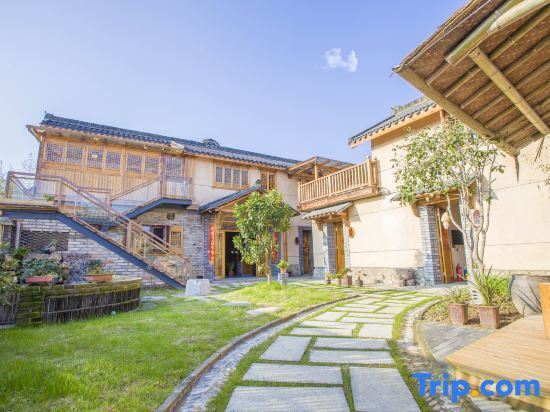 Лишуй: Songyang Yuequanzhuang Inn
