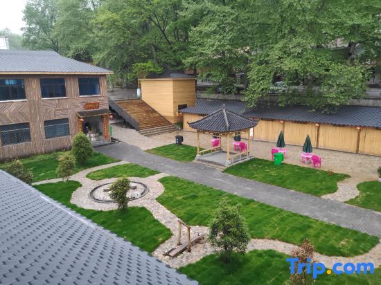 Луань: Impression of Tiantangzhai Guesthouse