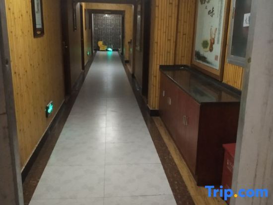 Аньцин: Yujian Hotel