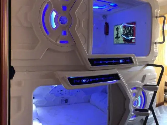 Паниин: Panjin has a space capsule youth travel