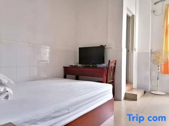Фошань: Foshan 8th Alley Apartment (RT-Mart Supermarket Shop)
