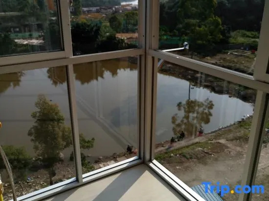 Хойчжоу: Huizhou Mangrove Bay Binhaishan Lake View Center Apartment