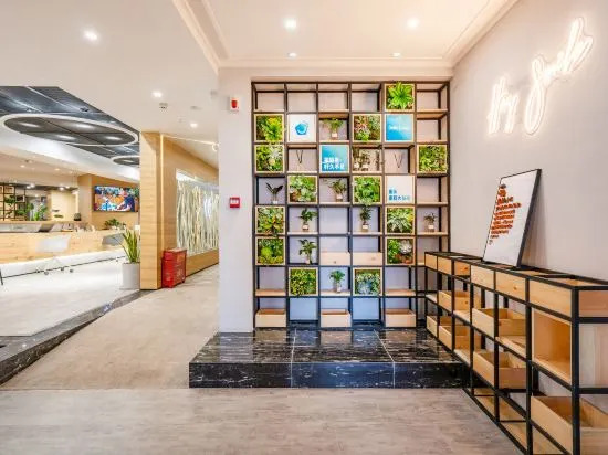 Чунцин: Smiley's Long Time No See Hostel (Chongqing Crown Grand Escalator Lianglukou Metro Station Branch）
