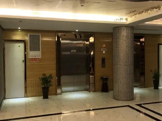 Тайчжоу: Linhai Phoenix Town Business Hotel