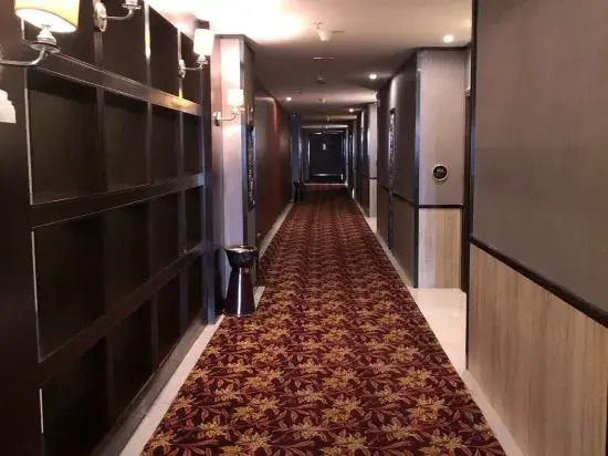 Тайчжоу: Linhai Phoenix Town Business Hotel