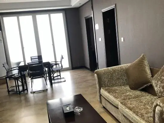 Тайчжоу: Linhai Phoenix Town Business Hotel