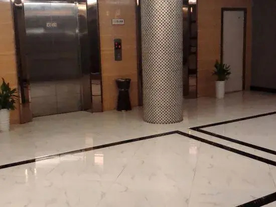 Тайчжоу: Linhai Phoenix Town Business Hotel