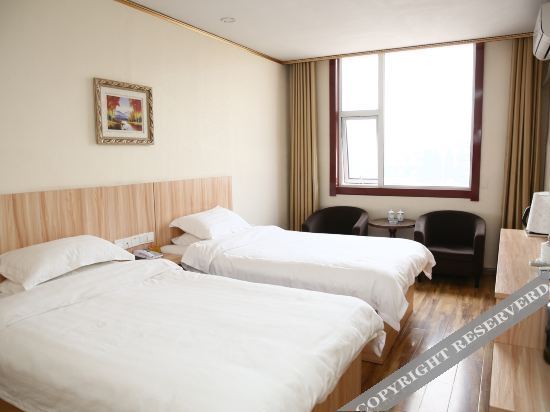Цзинин: Home Inn Huayi (Jiaxiang Railway Station Plaza)