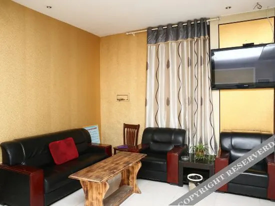 Цзинин: Home Inn Huayi (Jiaxiang Railway Station Plaza)