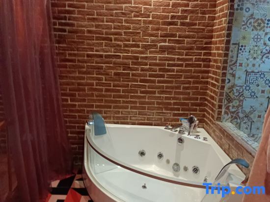 Синьсян: Yunwu Theme Apartment (Xinxiang Huazhong Branch)
