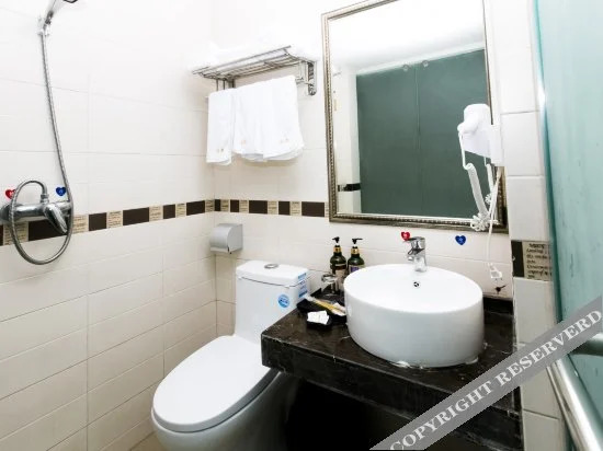 Чунцин: Yunan Business Hotel (Chongqing 9km Used Car Market Store)