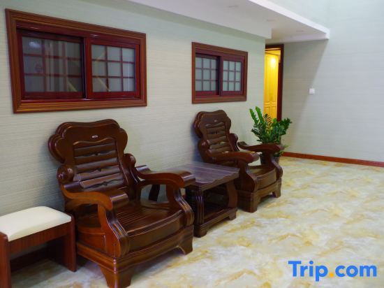 Даньдун: Dandong Yading Hotel