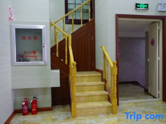 Даньдун: Dandong Yading Hotel