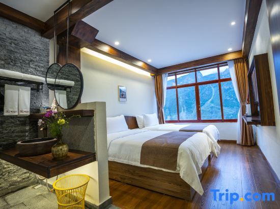 Шангри-Ла: Daocheng Yading Sangjie Linka Luxury Homestay