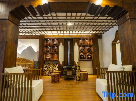Шангри-Ла: Daocheng Yading Sangjie Linka Luxury Homestay
